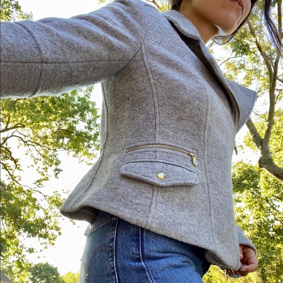 Light Gray Jacket w/ Gold Details - Picture 5 of 7